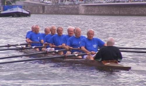 Etonnant : les champions universitaires reprennent les rames 50 ans après !
