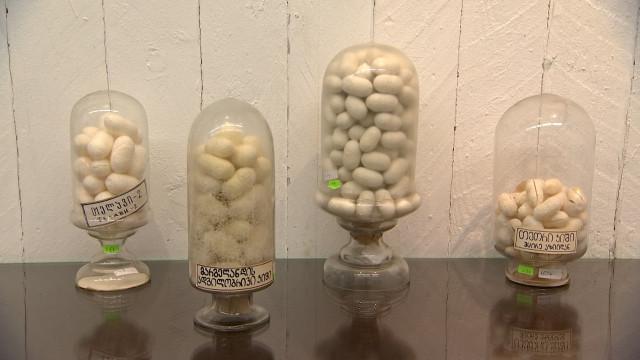 Europalia Géorgie : l'exposition "Soie" à la galerie d'art Les Drapiers 