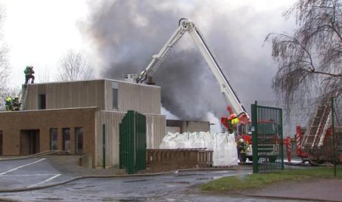 Feu dans une usine de tarmac aux Hauts Sarts 