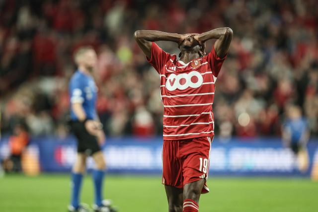 Football : même face à la lanterne rouge, le Standard n'y arrive pas