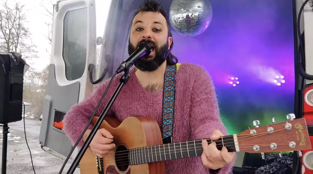 François Bijou donne des concerts secrets en extérieur, en mode covid-comptabile