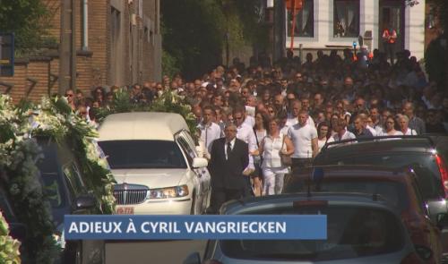 Funérailles du jeune Cyril: entre 500 et 1000 personnes présentes