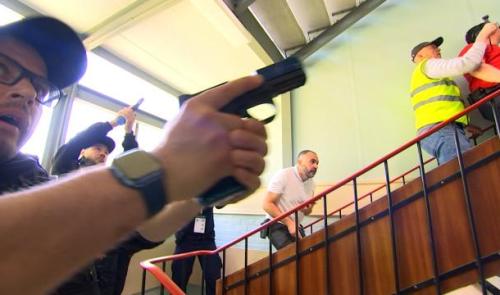 Fusillade dans une école : des policiers européens à Liège