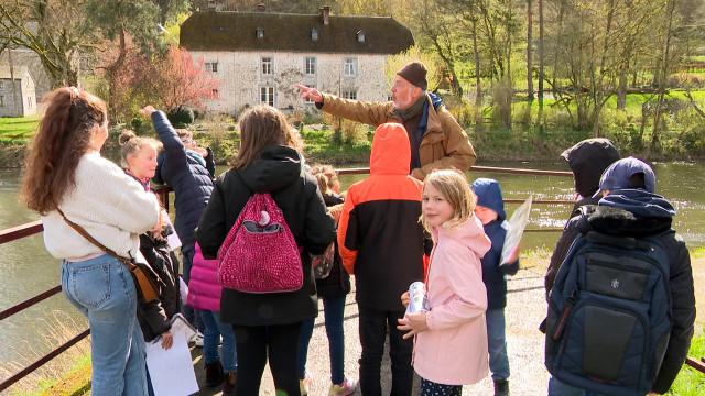Hamoir: les élèves de Saint-Joseph à la découverte de leur village avec les aînés