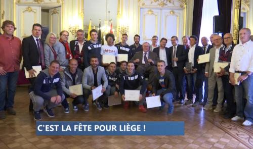 Hommage au RFC Liège pour sa montée en D1 amateur