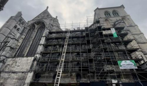 Huy : Les échafaudages de la Collégiale retirés