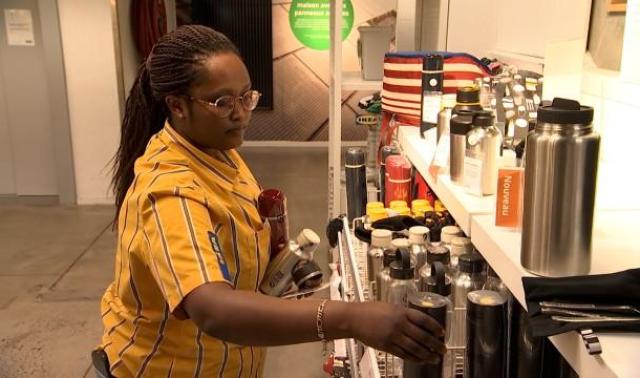 Ikea intègre des réfugiés à ses équipes