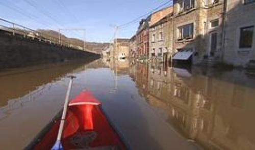 Inondations : des quartiers toujours sous eau