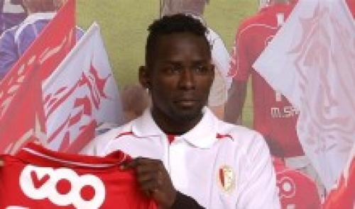 Le Standard a présenté Kanu, son nouveau défenseur