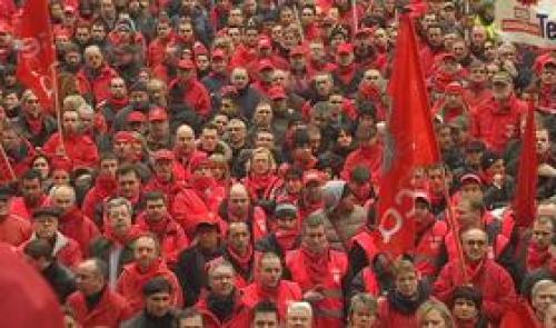 La FGTB manifeste contre l'AIP