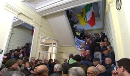 Manifestation au consulat d'Italie