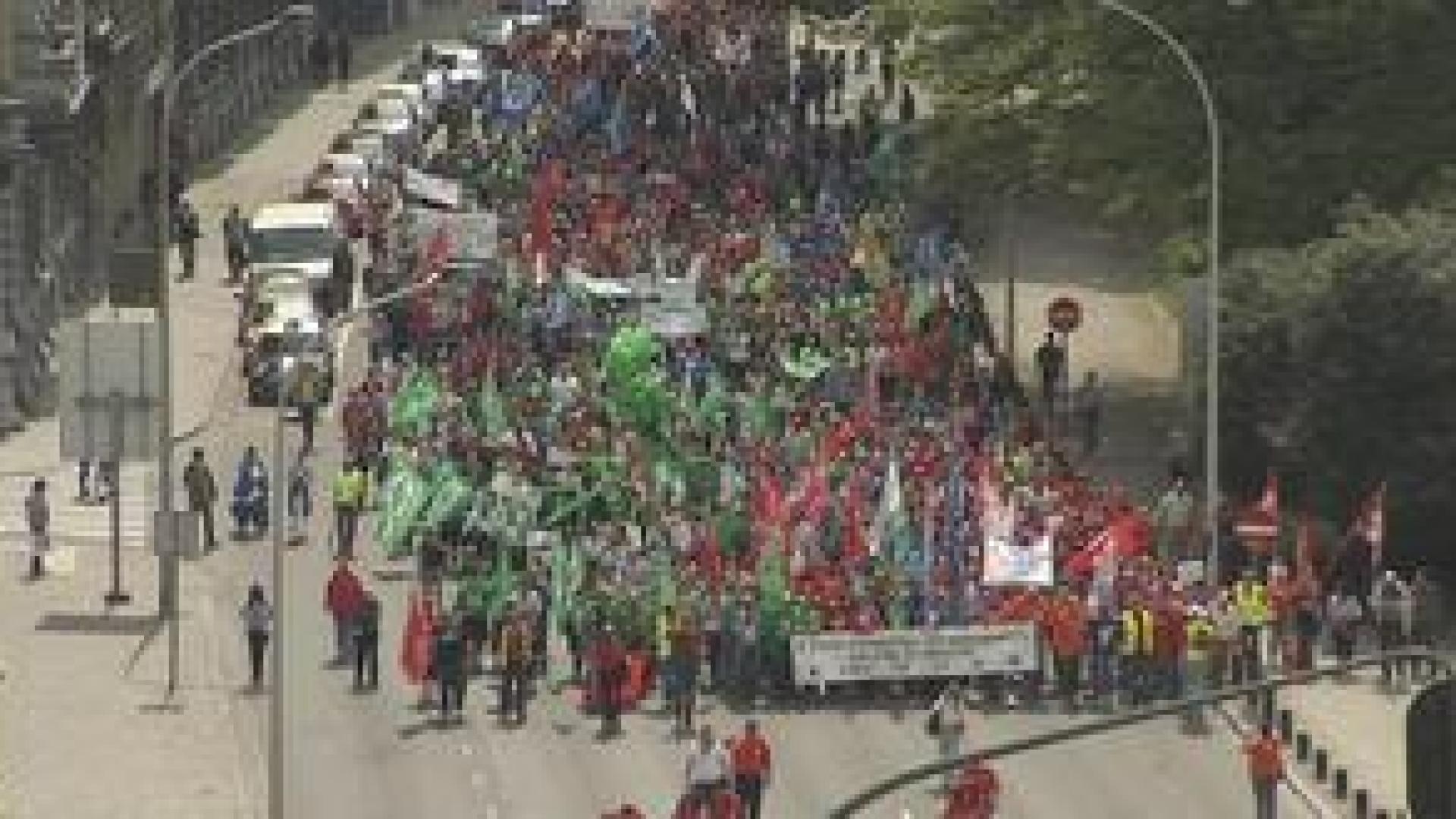 10.000 enseignants manifestent à Liège