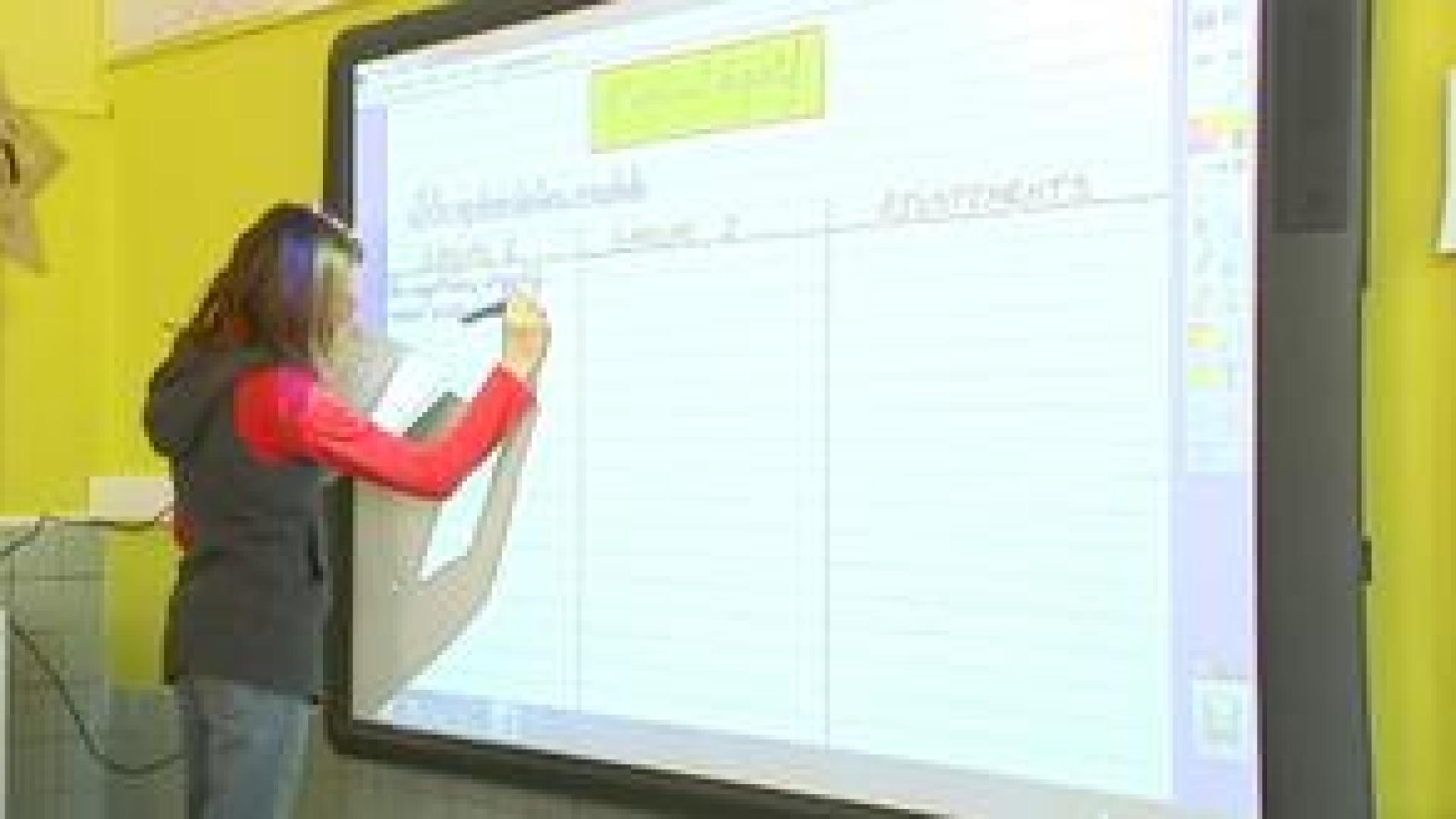 Ecole : des tableaux interactifs à Amay