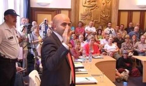 Birol Cokgezen nouveau bourgmestre de St Nicolas mais lâché par la majorité!