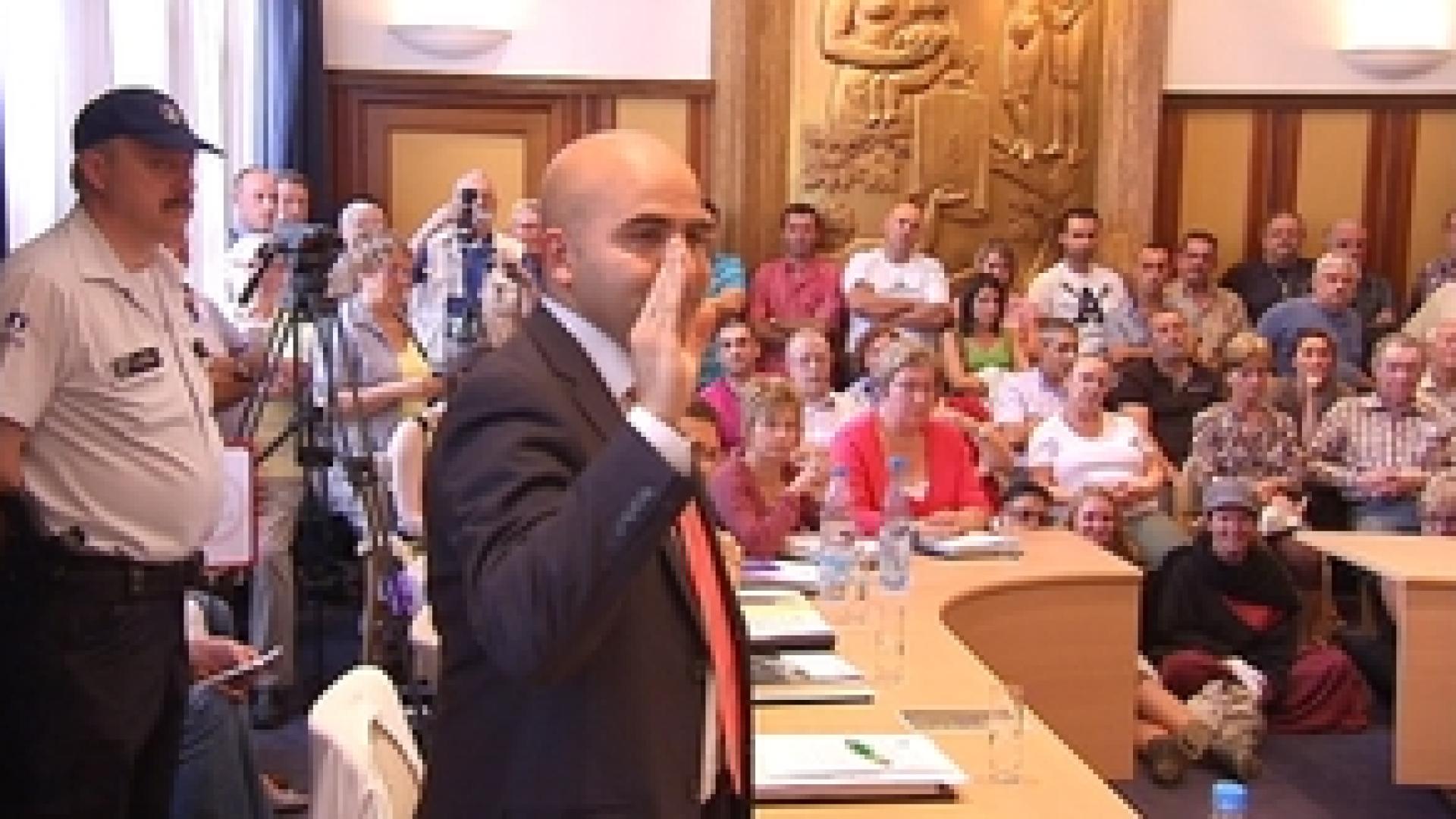 Birol Cokgezen nouveau bourgmestre de St Nicolas mais lâché par la majorité!