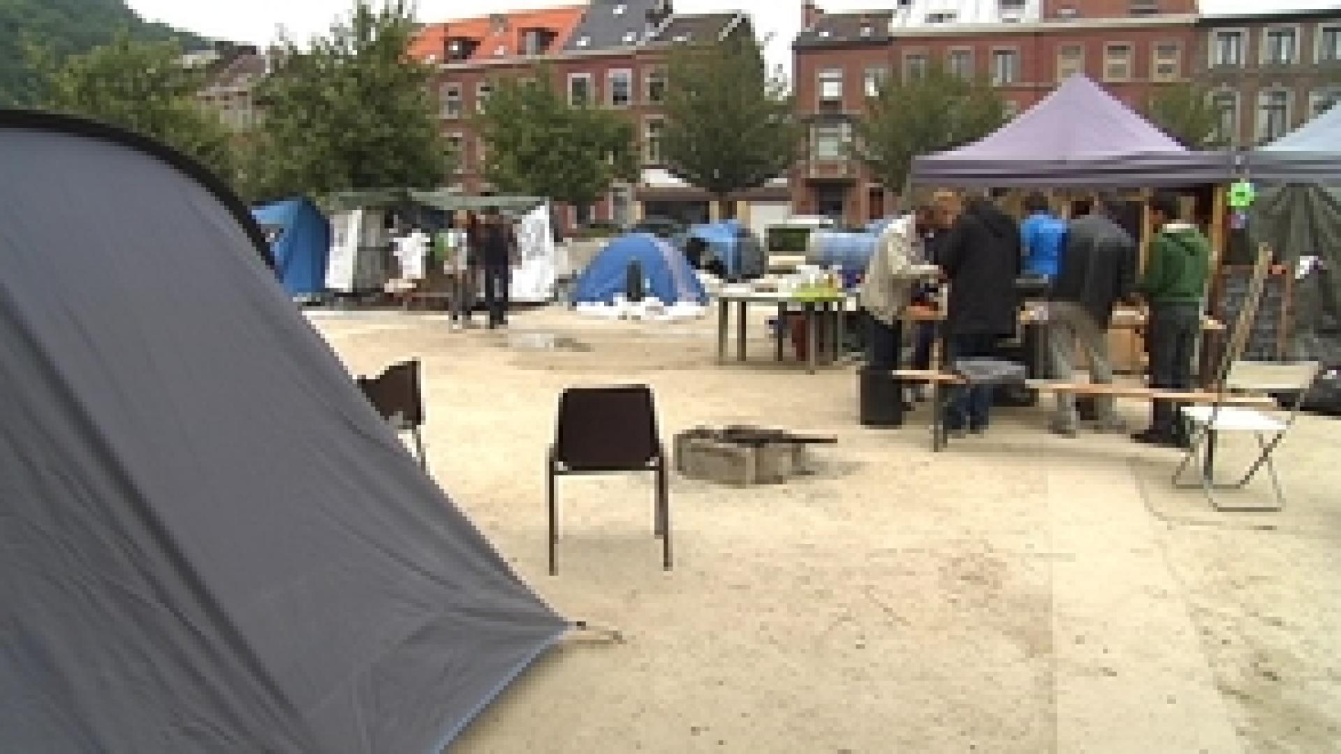 Les Indignés campent toujours sur la Place St Léonard.