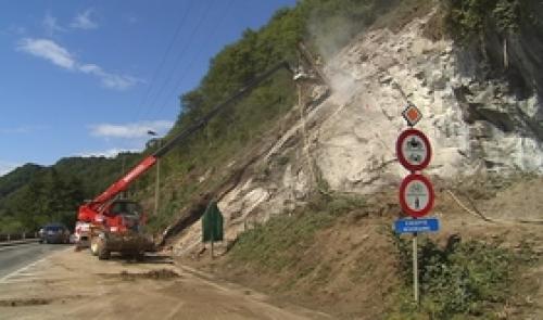 N633: chantiers pour stabiliser des parois rocheuses