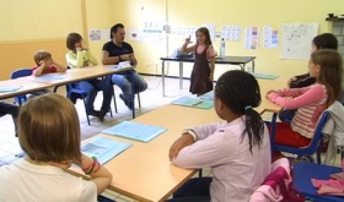 Un stage dété pour apprendre la langue des signes