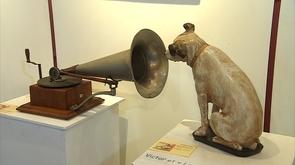 Visé: étonnante collection de...phonographes!