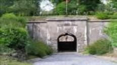 Fort de Lantin et véhicules militaires