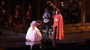 Roméo et Juliette dans la cour du Palais