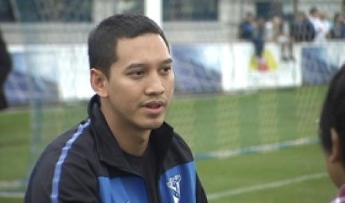 Le nouveau patron indonésien du CS Visé participe au 1er match à domicile