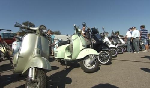 Concentration de Vespas à Grace Hollogne