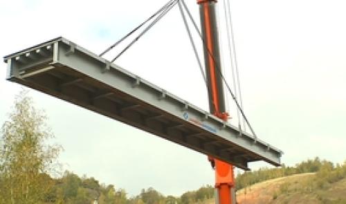 Trooz : installation d'un pont provisoire
