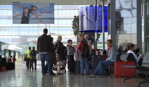 Vacances de Toussaint: affluence à Liège Airport