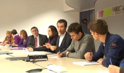 Des étudiants HEC à la commission Dexia