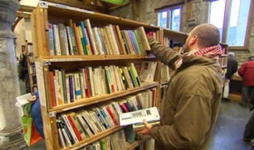 La vente annuelle de livres par le Kiwanis Liège
