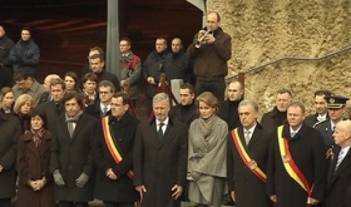 Emouvant hommage aux victimes place Saint-lambert