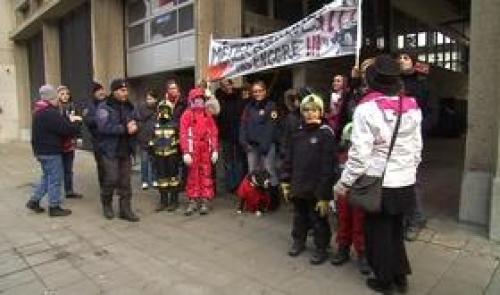 Manifestation des femmes de pompiers