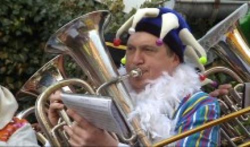 La sortie burlesque du carnaval à Emael