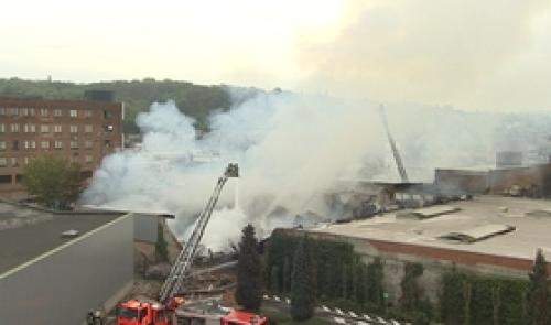 Violent incendie au Big Mat Cataldo du Longdoz