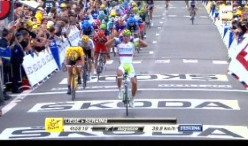 Peter Sagan gagne la première étape à Seraing