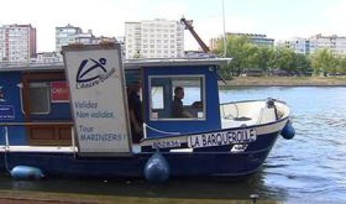 La barquerolle embarque au Port des Yachts