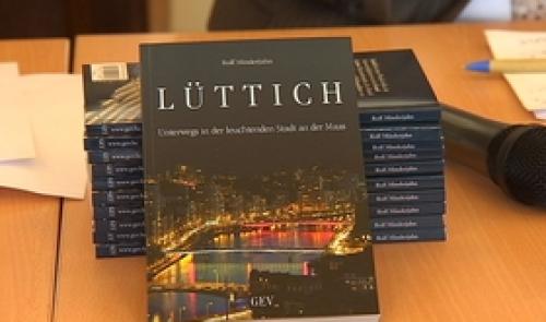 Un guide touristique sur Liège en allemand