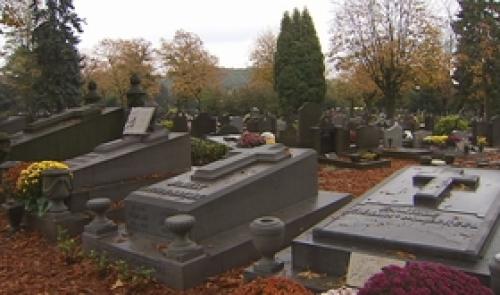 Toussaint : les cimetières très fréquentés