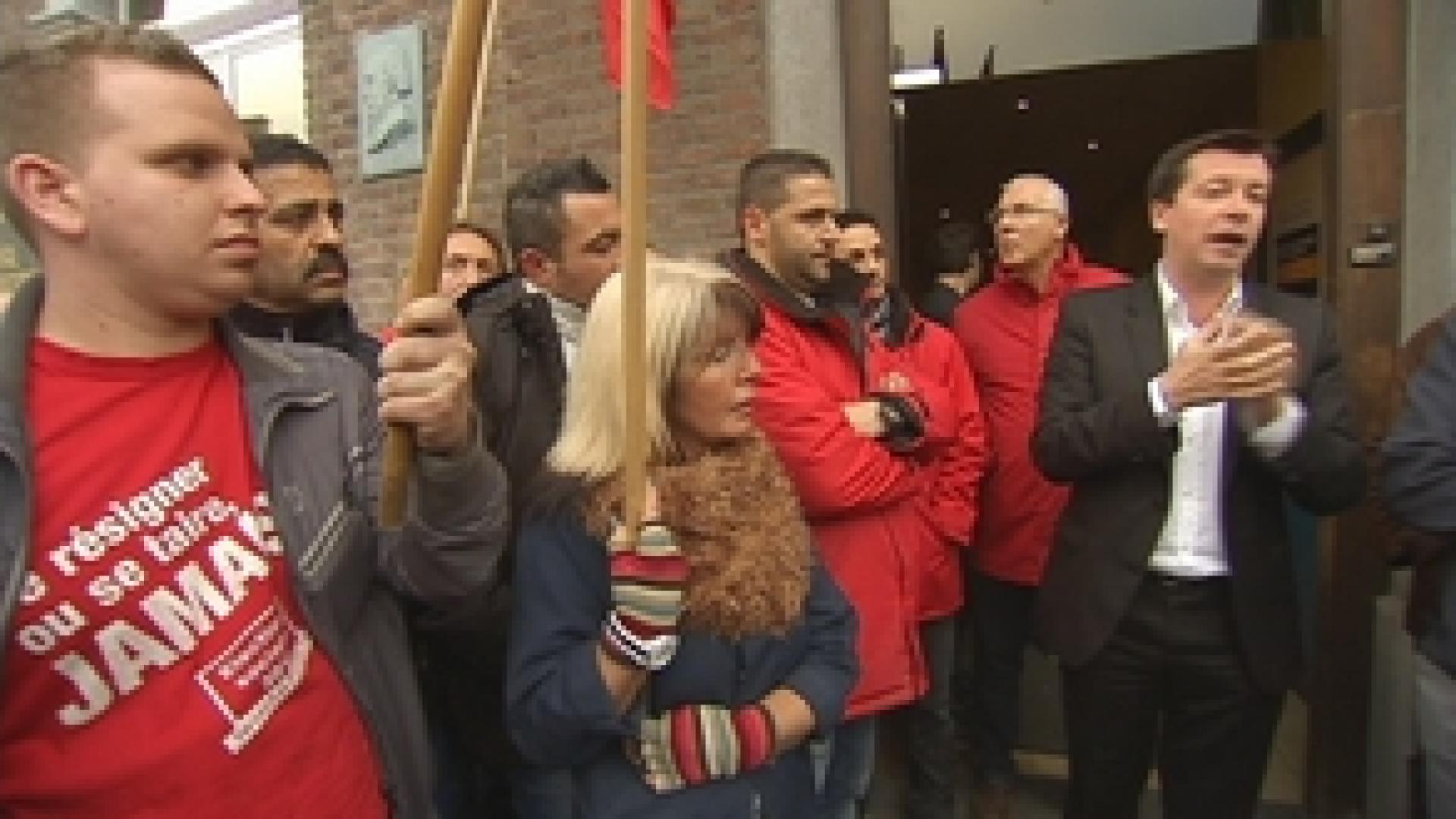 Les travailleurs de la FN Herstal rencontrent F. Daerden