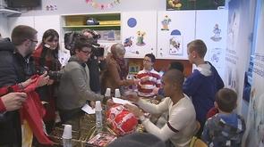 Les joueurs du Standard rendent visite aux enfants hospitalisés