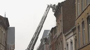 Un incendie a détruit trois immeubles cet après-midi rue Saint-Laurent