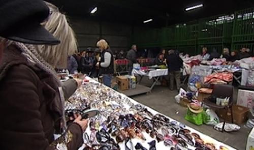Brocante de l'asbl Autre Terre : entre solidarité et écologie