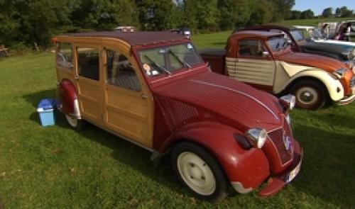 Rassemblement 2CV à Beaufays
