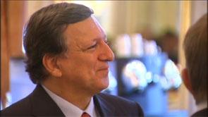 Comité d'accueil bruyant pour José Manuel Barroso au Théâtre de Liège