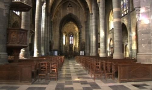 La collégiale Sainte-Croix sur la liste des monuments menacés