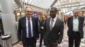 Le docteur Denis Mukwege visite le CHU