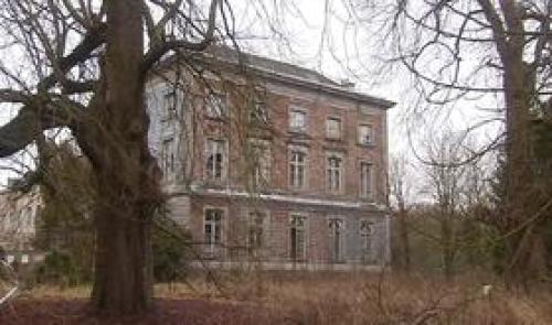 Marchin : le château de Vyle en piteux état