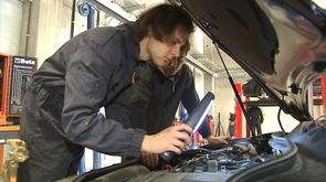 Un garage didactique à l'Athénée d'Ouffet