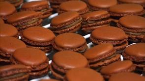 Deux étudiants exportent des macarons